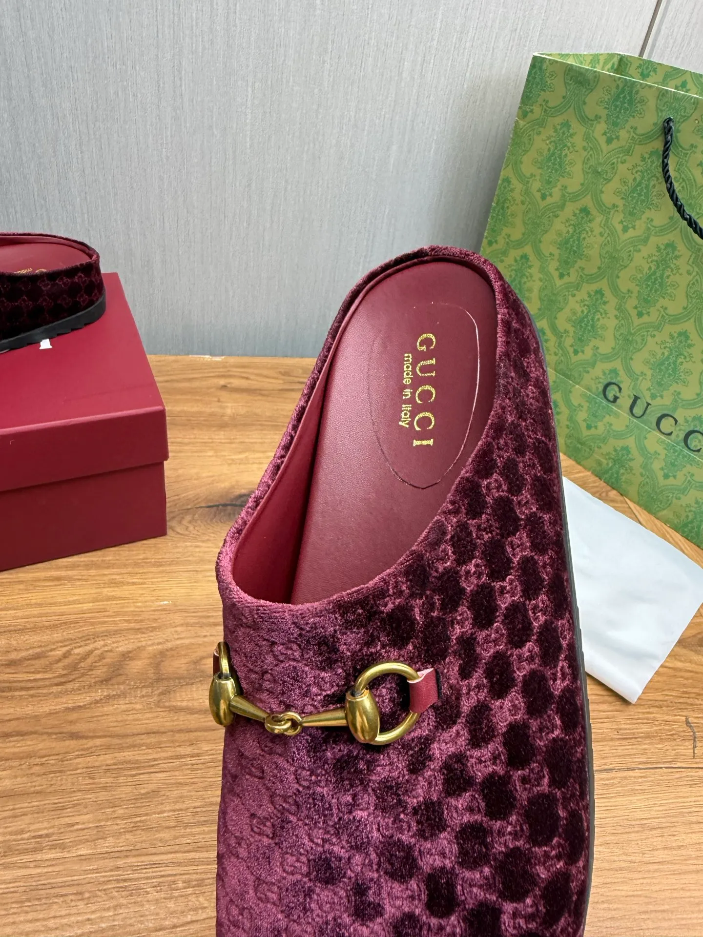 Men's men's shoes💰Pili 420💰Maoli 460💰 ＧＵＣＣＩGucci. Popular couple slippers hot sale🩷💚 🩴Official website one to one production 35-45 size 45 46 🉑️Customized!